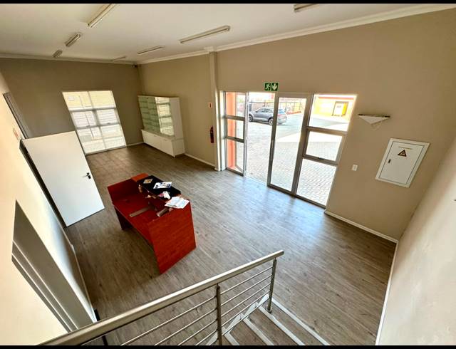 3,234M² WAREHOUSE FOR SALE IN COSMO BUSINESS PARK